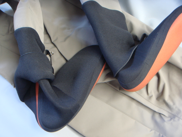 ���ॹ��SIMMS BLACKFOOT WADER ���������ʣ�